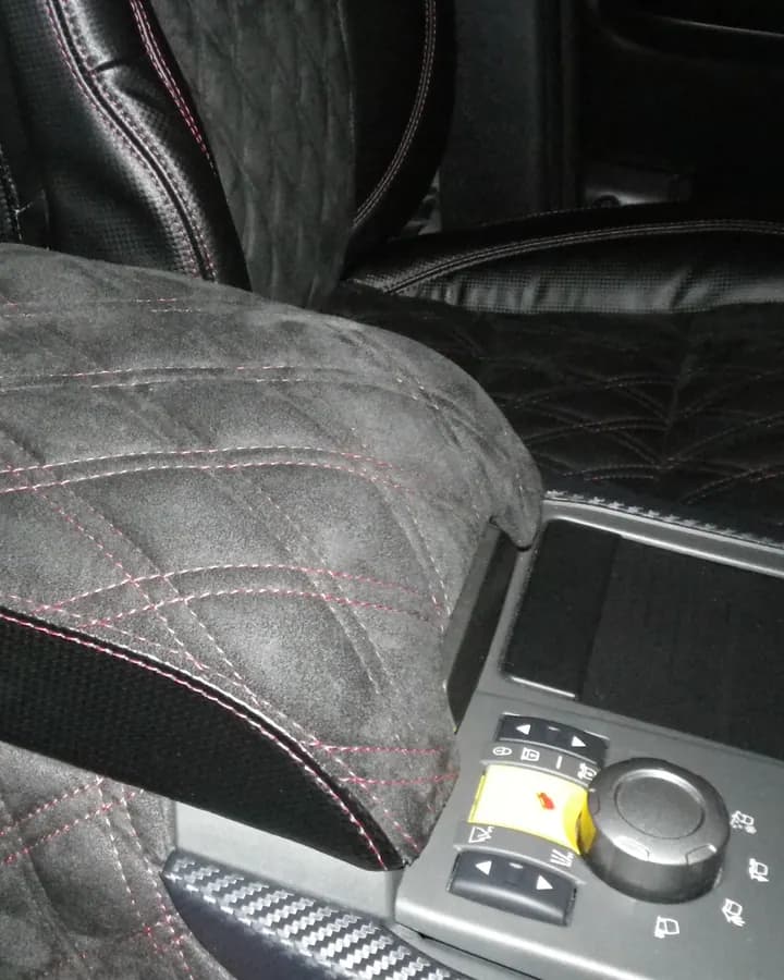 Carbon And Suede Range Rover Sport