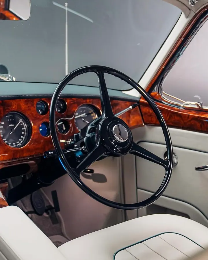 Classic Dash Board